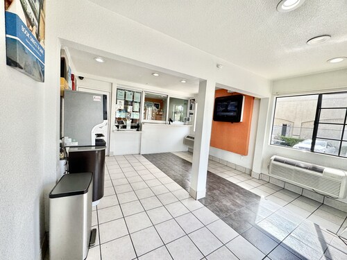 Studio 6 Suites – Bellflower, Ca  - Los Angeles