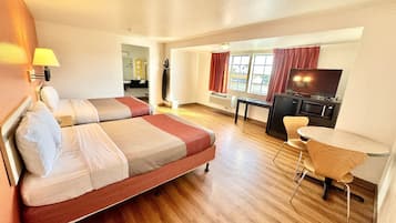 1 slaapkamer, een strijkplank/strijkijzer, gratis wifi, beddengoed