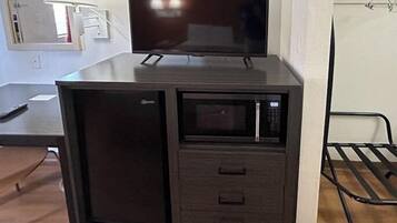 Una televisión de pantalla plana