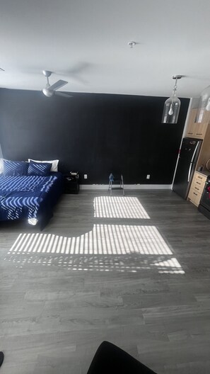 2 Schlafzimmer, Schreibtisch, Bügeleisen/Bügelbrett, WLAN