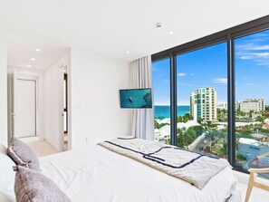 Caja de seguridad en la habitación, wifi gratis y ropa de cama