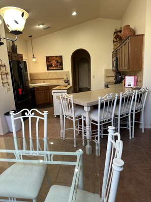 Dining - Lovely 2 bedroom home backing up to natural desert.  Lots of amenities. (Tucson)