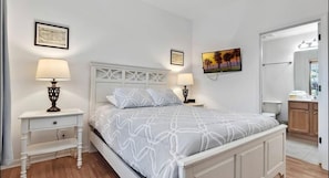 4 habitaciones, tabla de planchar con plancha, cuna de viaje y wifi 