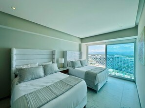5 bedrooms, iron/ironing board, WiFi, bed sheets