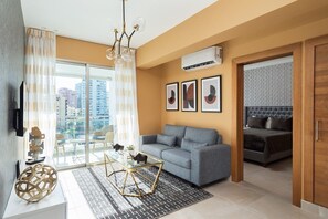 TV - Pool-VIEW-A/C-Cozy-Modern-SmartTV-YellowKey (Santo Domingo)