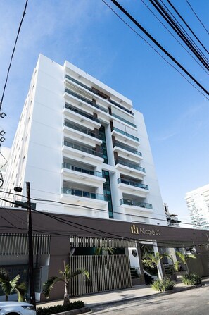 Exterior - Pool-VIEW-A/C-Cozy-Modern-SmartTV-YellowKey (Santo Domingo)