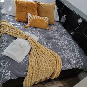 3 habitaciones, tabla de planchar con plancha y wifi gratis