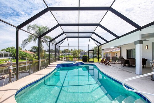 Riverfront *Pool *Dock *Billiard