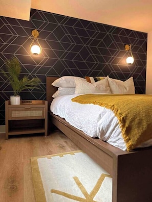 Iron/ironing board, travel cot, WiFi, bed sheets