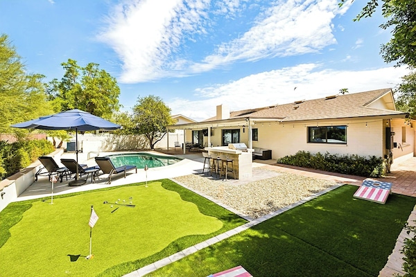 Your private backyard oasis awaits!