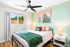 5 bedrooms, iron/ironing board, travel crib, free WiFi - WM Phoenix Open 5BR Gem, Free Heated Pool & BBQ, Minutes to Old Town Nightlife (Scottsdale)