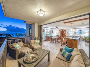 Smart-TV, DVD-Player, Bücher, Musikbibliothek