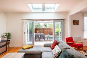 Smart TV, stereo - AURORA in Queenscliff (Queenscliff)