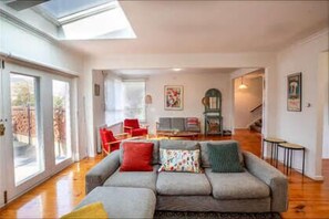 Smart TV, stereo - AURORA in Queenscliff (Queenscliff)