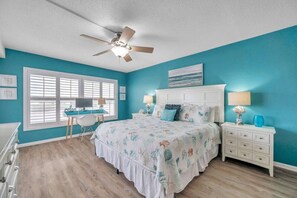 2 bedrooms, desk, iron/ironing board, free WiFi - Sea Club #5-403 Waterfront Condo by the Beach (Indian Shores)