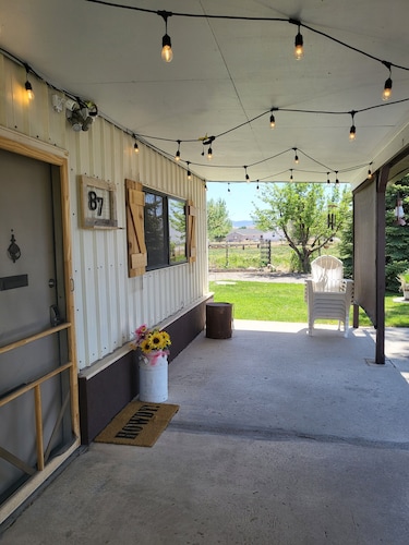 Western Charm Getaway,  Spacious 2BR Near I-70 in Salina. Single level no stairs