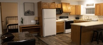 Spacious 2BR Home, Sleeps 6, Renovated, Rural Retreat