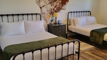2 slaapkamers, een bureau, een strijkplank/strijkijzer, wifi