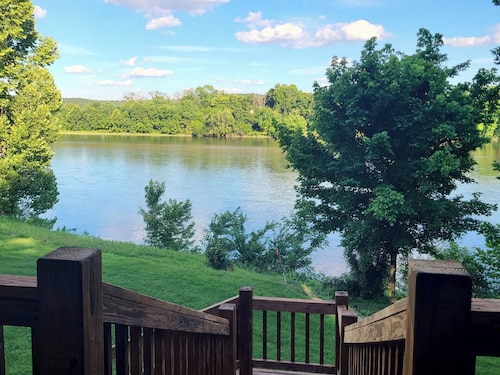 Beautiful Secluded Cabin on the White River