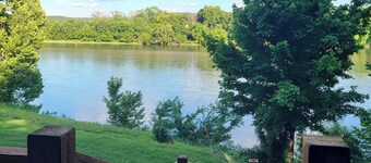 Beautiful Secluded Cabin on the White River