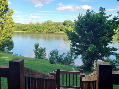 Beautiful Secluded Cabin on the White River