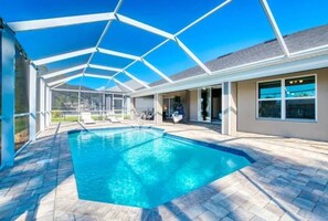 Unclassified image, 2 of 25, button - New Luxury Sunshine villa on a canal heated pool (Cape Coral)