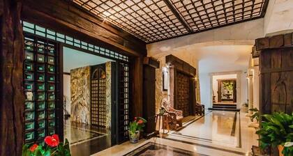 Luxury House at 40min from Mexico City in Cuernavaca. Warm and sunny climate.