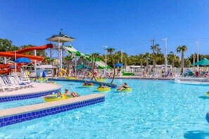 Pool - The Taco Shack, relax and enjoy the sun and sand (Myrtle Beach)
