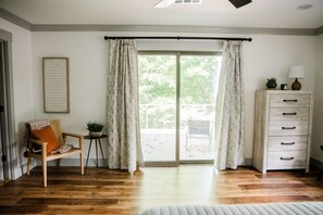 6 bedrooms, iron/ironing board, free WiFi, bed sheets
