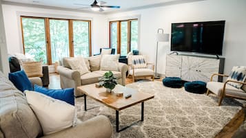 Smart TV, fireplace, table tennis
