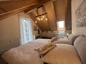 2 Schlafzimmer, Bügeleisen/Bügelbrett, Reisekinderbett, kostenloses WLAN