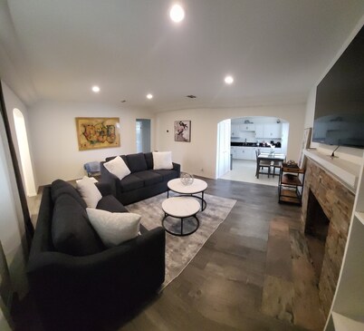 Gated Family Home in NOHO
