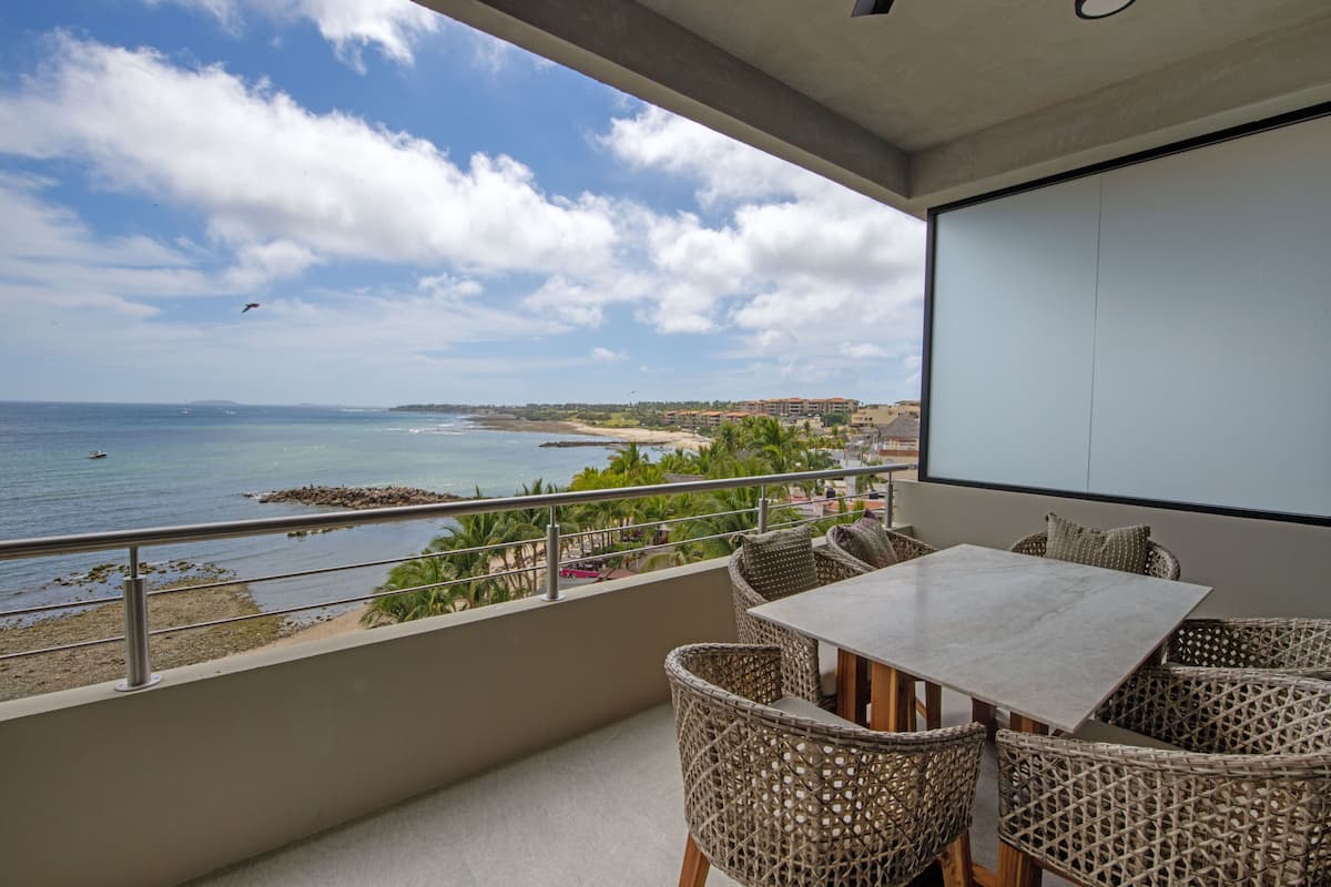 Deluxe Condo, 2 Bedrooms, Beach View 502 | View from room