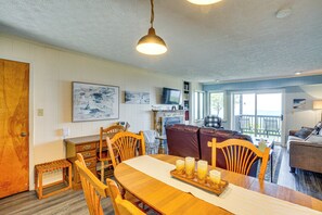 Interior - Hike, Ski & Fish! Sunset-View Condo in Beech Mtn (Beech Mountain)