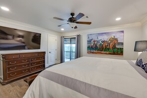 2 bedrooms, desk, iron/ironing board, Internet - Luxury Lakefront Hot Springs Condo w/ Pools! (Hot Springs)