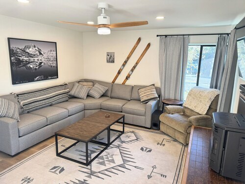 Fireside Condo at the Village - Sleeps 4 - Newly Remodeled