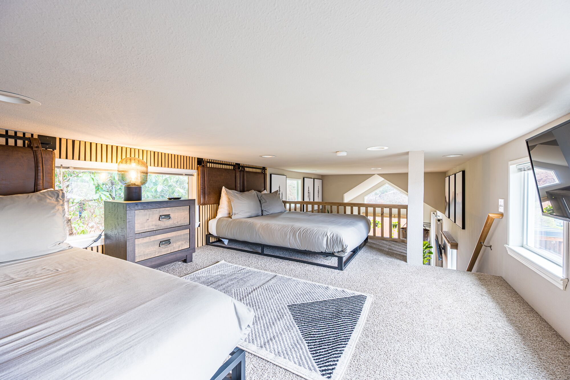 2 soverom, skrivebord, strykejern/-brett og wi-fi (inkludert)