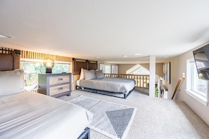 2 slaapkamers, een bureau, een strijkplank/strijkijzer, gratis wifi