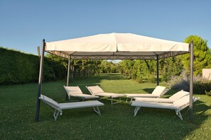 Property grounds - La Castellana near Treviso Venice and Prosecco Hill with private pool (Stabiuzzo)