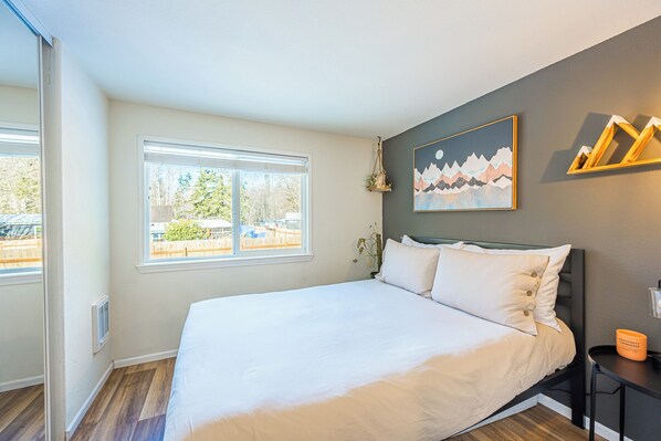 2 bedrooms, desk, iron/ironing board, free WiFi