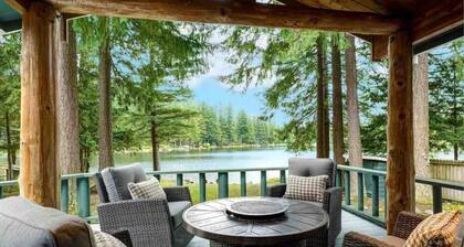 Charming Lakefront Log Cabin