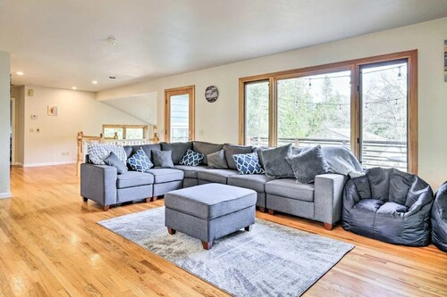 Charming Murphys Retreat: Luxury, Nature, and Wine Awaits! 5 mins to Main St!