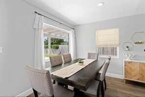 Dining - Pet Friendly Pool Home - Close to Intracoastal (West Palm Beach)