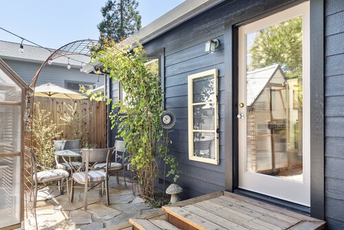 Downtown Sebastopol Studio