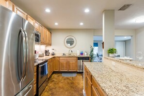 電子レンジ、オーブン、コンロ、食器洗い機