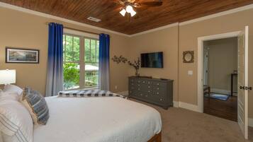 4 多间卧室、熨斗/熨衣板、免费 WiFi、床单