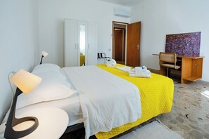 3 bedrooms, iron/ironing board, travel crib, WiFi