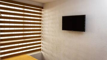 2 Schlafzimmer, BĂŒgeleisen/BĂŒgelbrett, Internetzugang, BettwĂ€sche