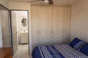 2 室のベッドルーム、インターネット、ベッドシーツ