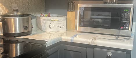 冰箱、微波炉、烤箱、炉灶